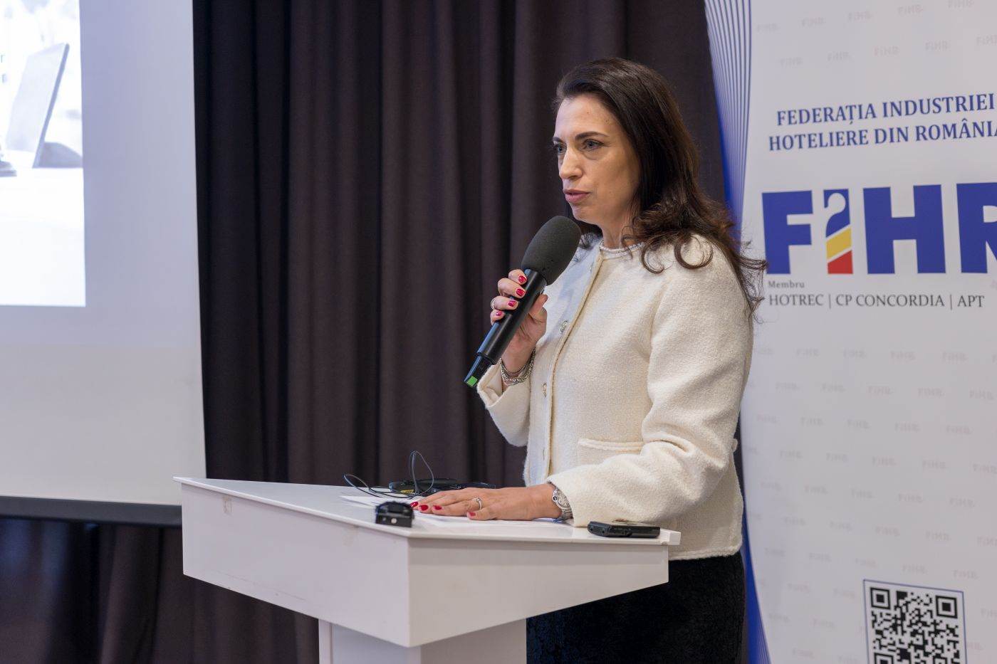 Simona Constantinescu, Preşedinte FIHR